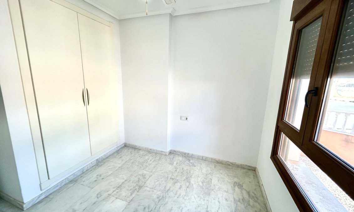 Resale - Apartment -
Villamartin - Costa Blanca