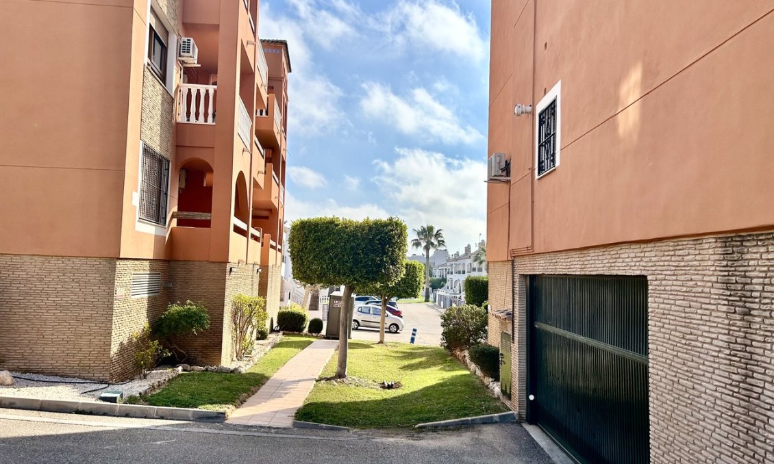 Resale - Apartment -
Villamartin - Costa Blanca