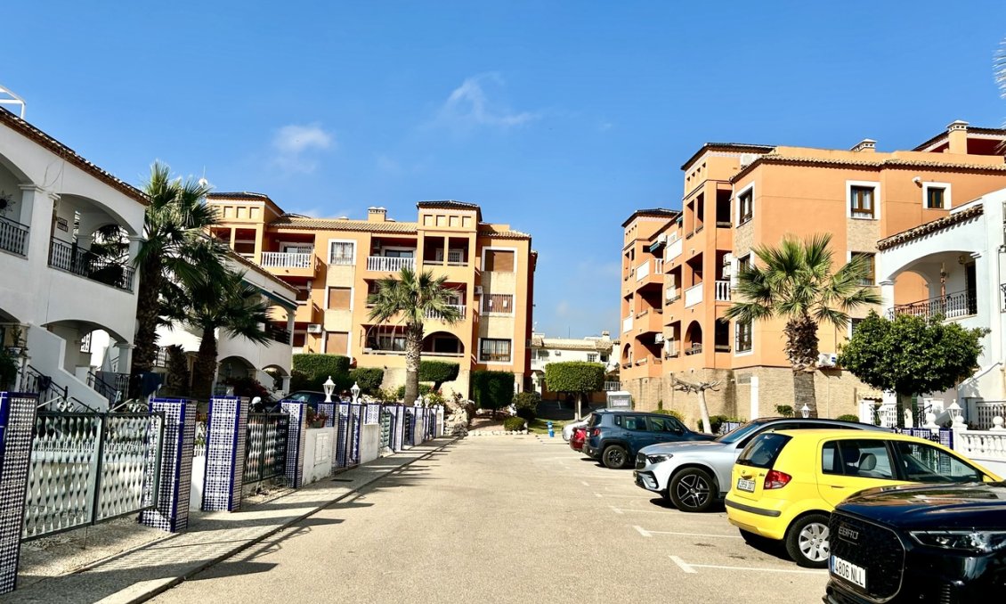 Resale - Apartment -
Villamartin - Costa Blanca