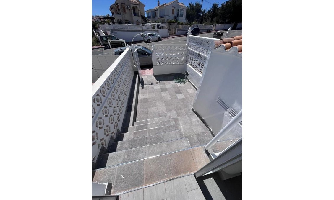 Használt Ingatlanok - Kétszintes lakás -
Torrevieja - Torreblanca