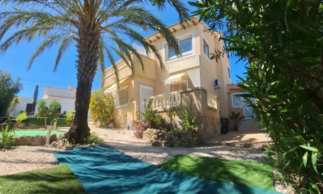Használt Ingatlanok - Villa -
Orihuela Costa - Costa Blanca
