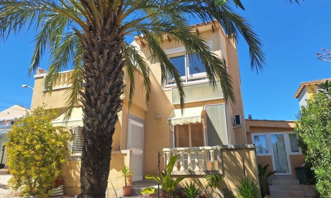 Használt Ingatlanok - Villa -
Orihuela Costa - Costa Blanca