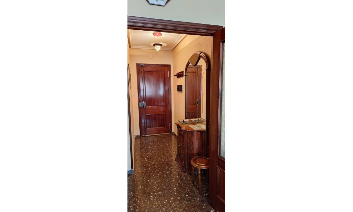 Segunda mano - Apartamento -
Murcia - San Benito-patiño