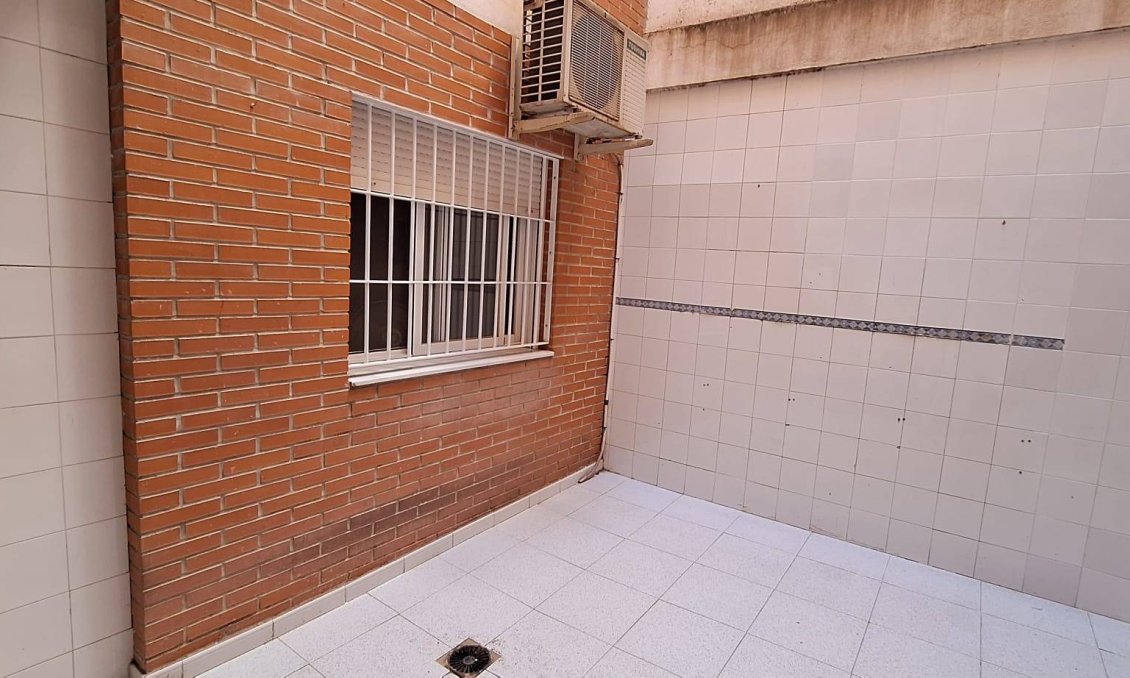 Segunda mano - Apartamento -
Murcia - San Benito-patiño