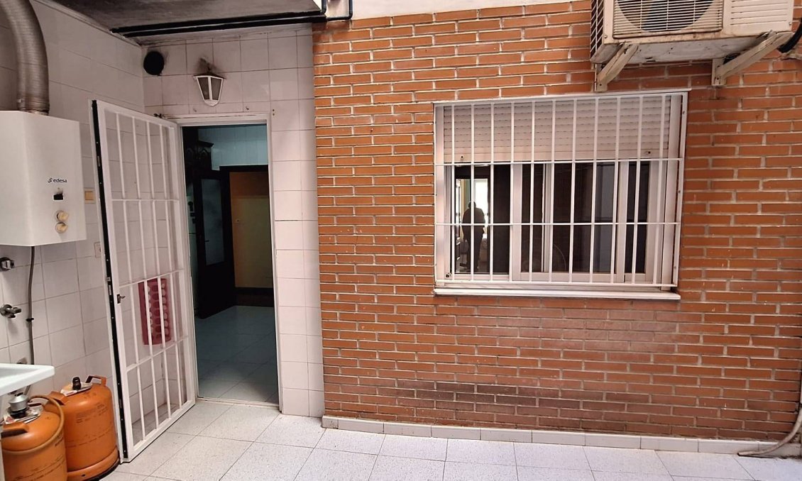 Segunda mano - Apartamento -
Murcia - San Benito-patiño