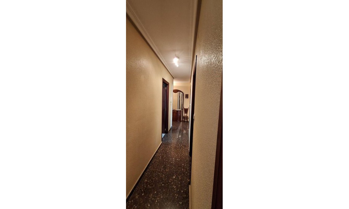 Segunda mano - Apartamento -
Murcia - San Benito-patiño