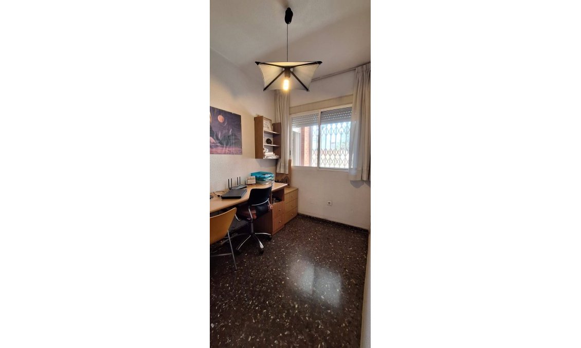 Segunda mano - Apartamento -
Murcia - San Benito-patiño