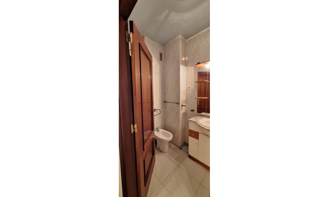 Segunda mano - Apartamento -
Murcia - San Benito-patiño