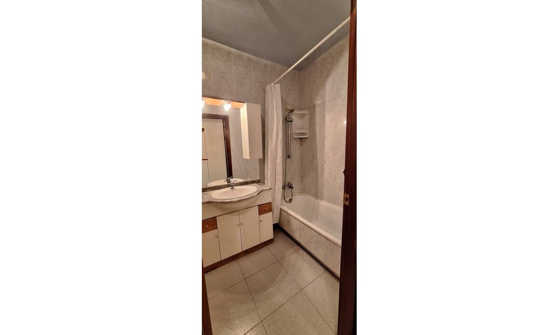 Segunda mano - Apartamento -
Murcia - San Benito-patiño