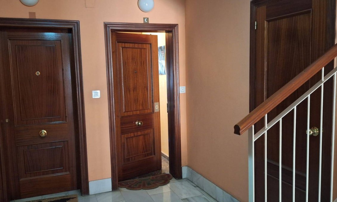 Segunda mano - Apartamento -
Murcia - San Benito-patiño