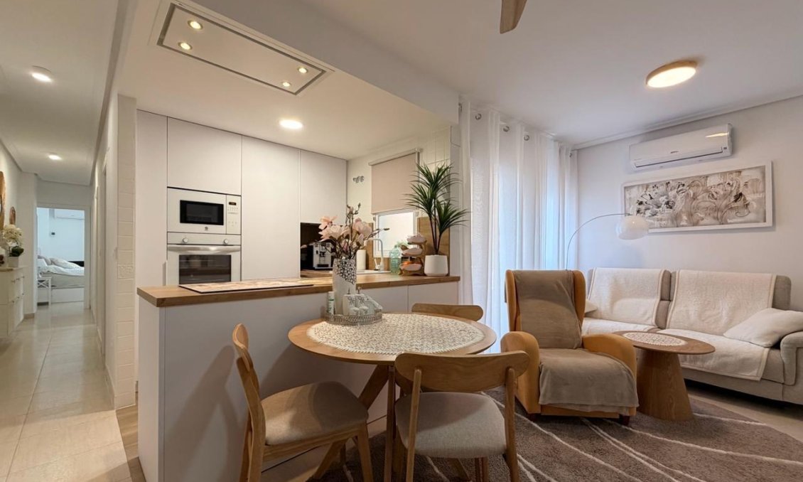 Segunda mano - Apartamento -
Torrevieja - Centro