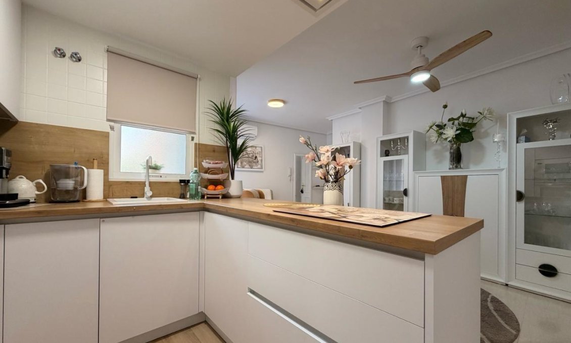 Segunda mano - Apartamento -
Torrevieja - Centro