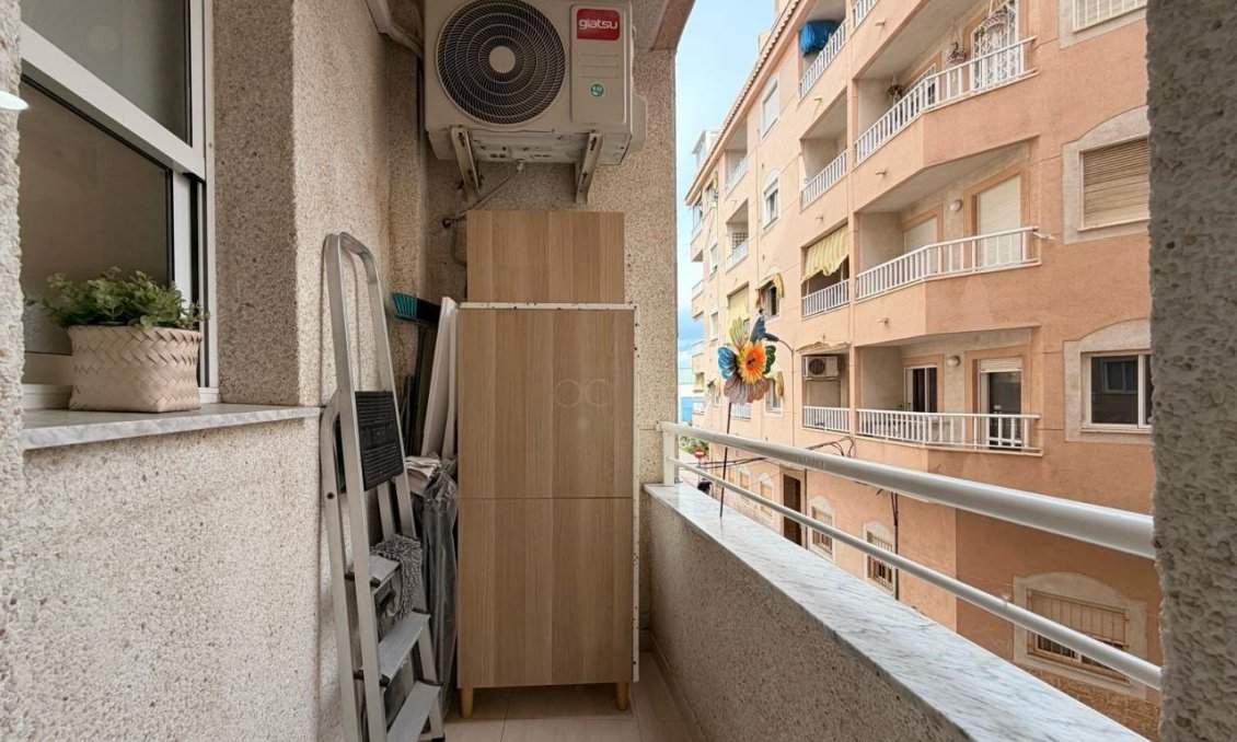 Segunda mano - Apartamento -
Torrevieja - Centro