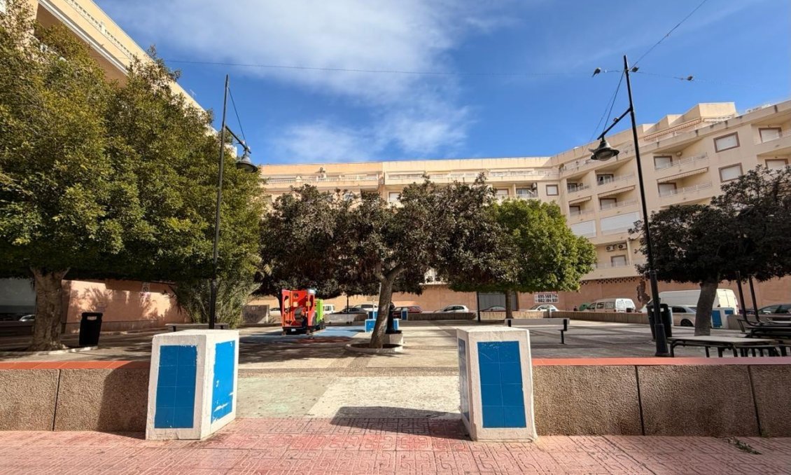Segunda mano - Apartamento -
Torrevieja - Centro