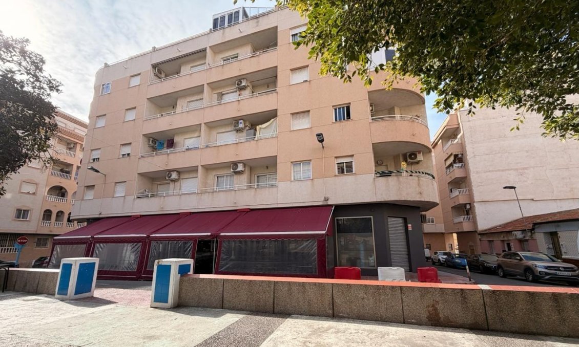 Segunda mano - Apartamento -
Torrevieja - Centro