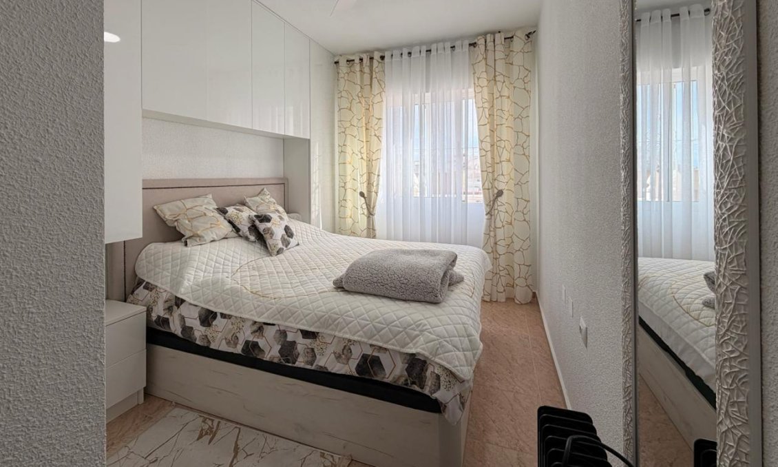 Segunda mano - Apartamento -
Torrevieja - Nueva Torrevieja