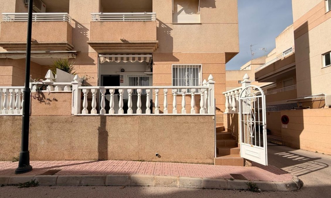 Segunda mano - Apartamento -
Torrevieja - Nueva Torrevieja