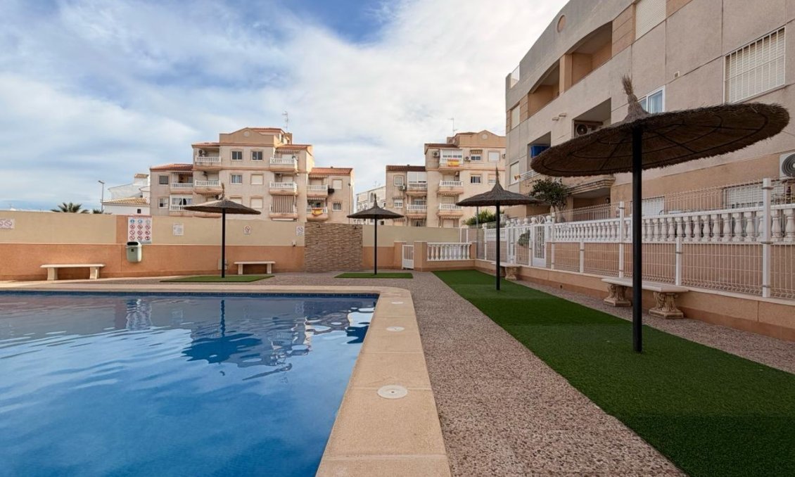 Segunda mano - Apartamento -
Torrevieja - Nueva Torrevieja