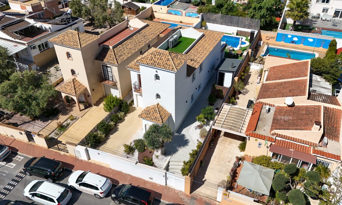 Segunda mano - Villa -
Los Balcones - Costa Blanca