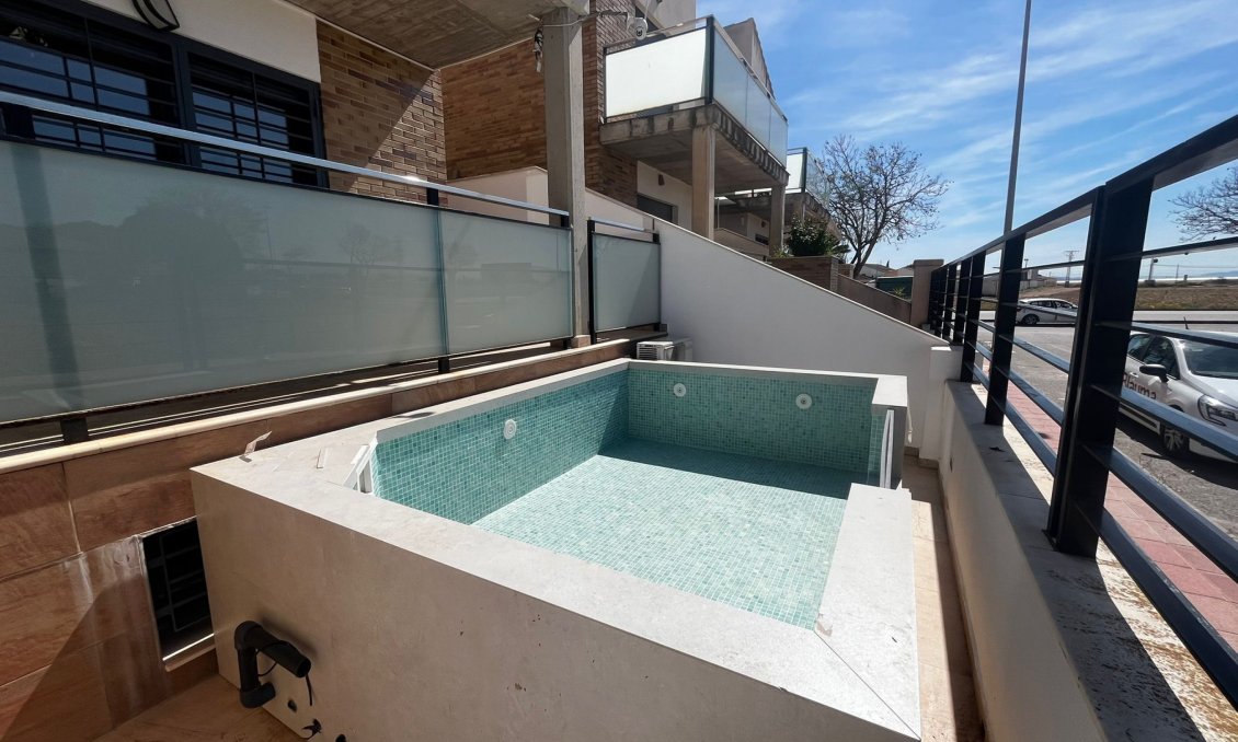 Resale - Villa -
Roldan - Inland