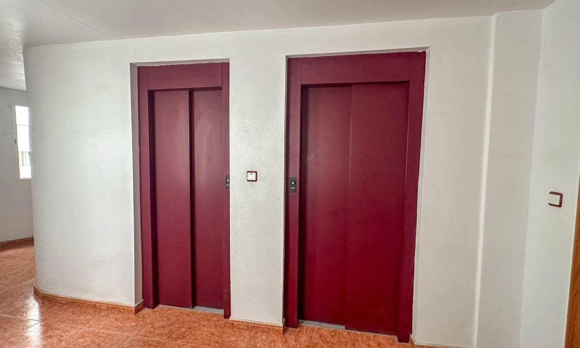 Wiederverkauf - Wohnung -
Torrevieja - Costa Blanca