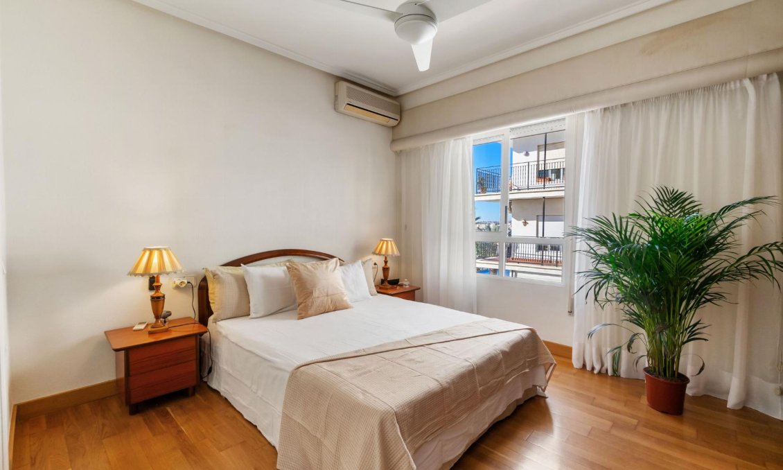 Wiederverkauf - Wohnung -
Torrevieja - Costa Blanca