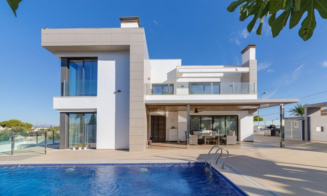 Wiederverkauf - Villa -
Torrevieja - Costa Blanca