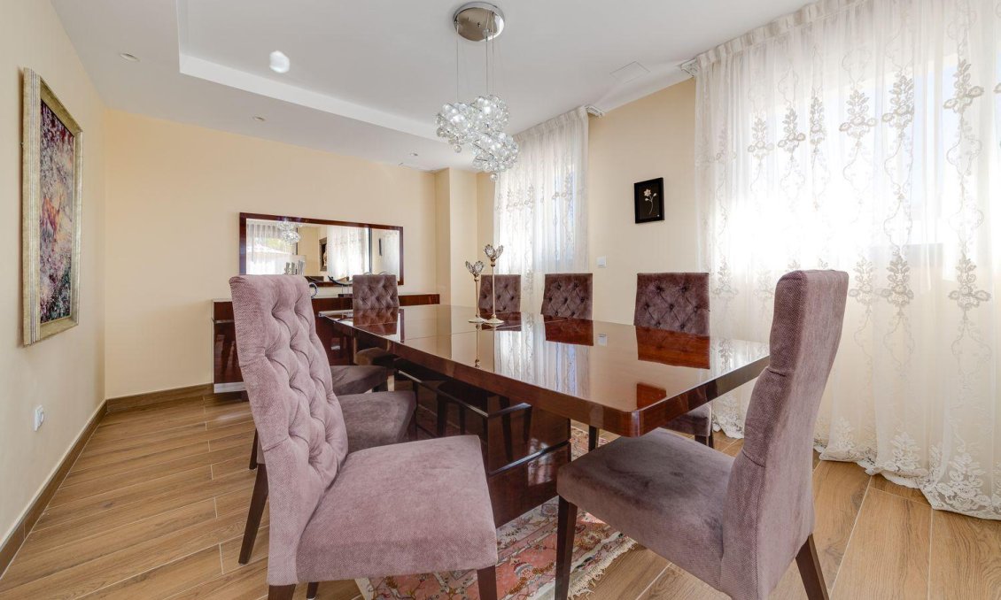 Wiederverkauf - Villa -
Torrevieja - Costa Blanca