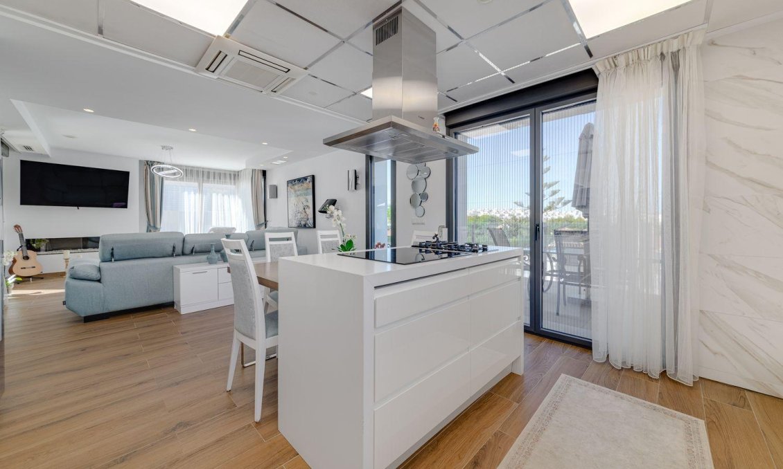 Wiederverkauf - Villa -
Torrevieja - Costa Blanca