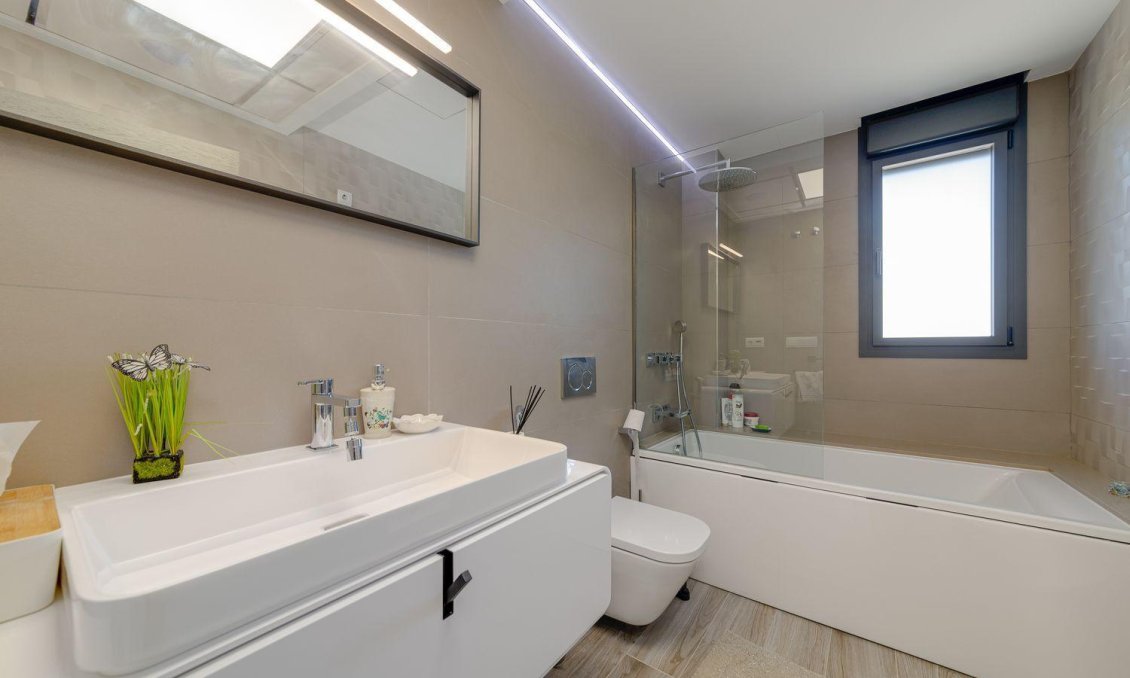 Wiederverkauf - Villa -
Torrevieja - Costa Blanca