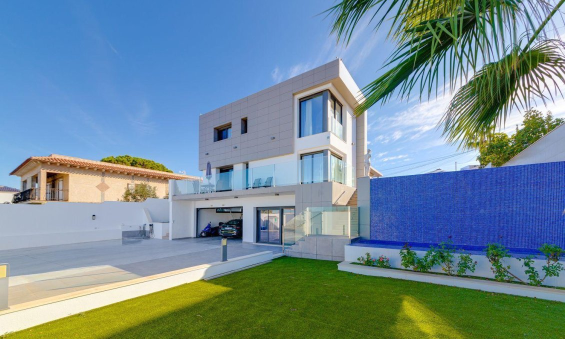 Wiederverkauf - Villa -
Torrevieja - Costa Blanca
