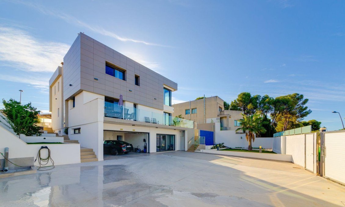 Wiederverkauf - Villa -
Torrevieja - Costa Blanca