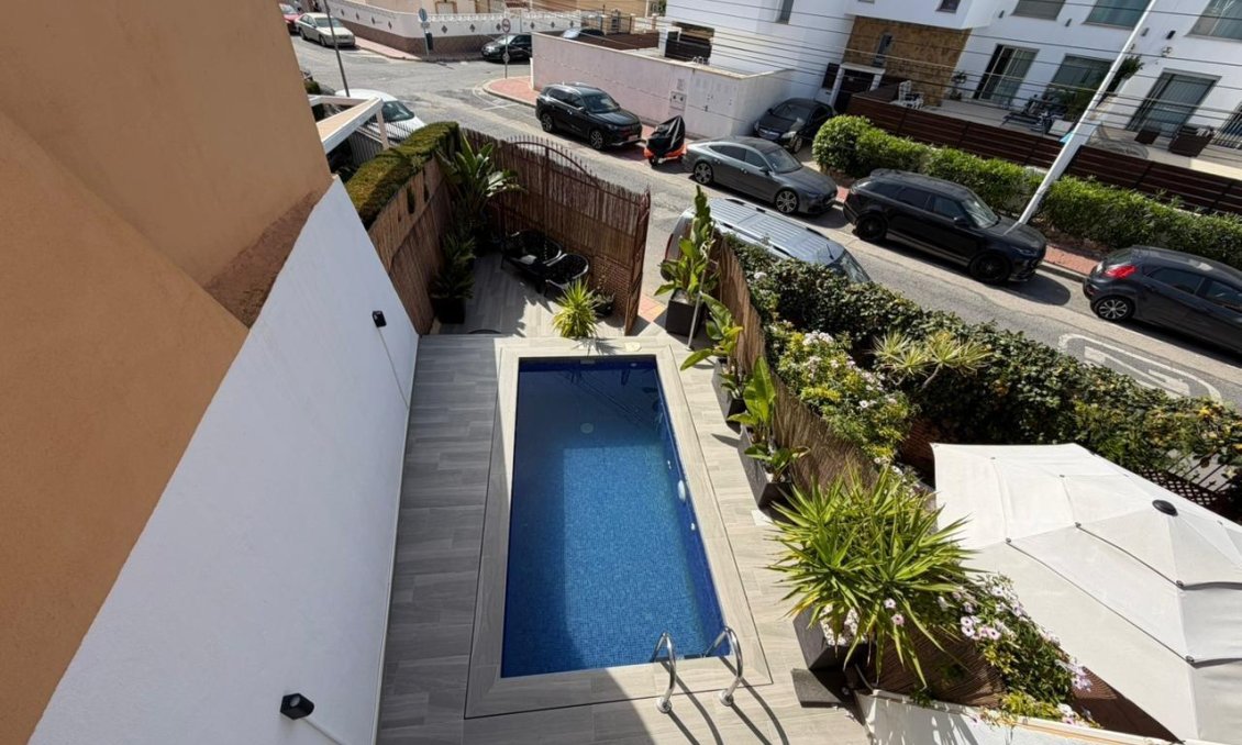 Segunda mano - Town House -
Torrevieja - Los Frutales