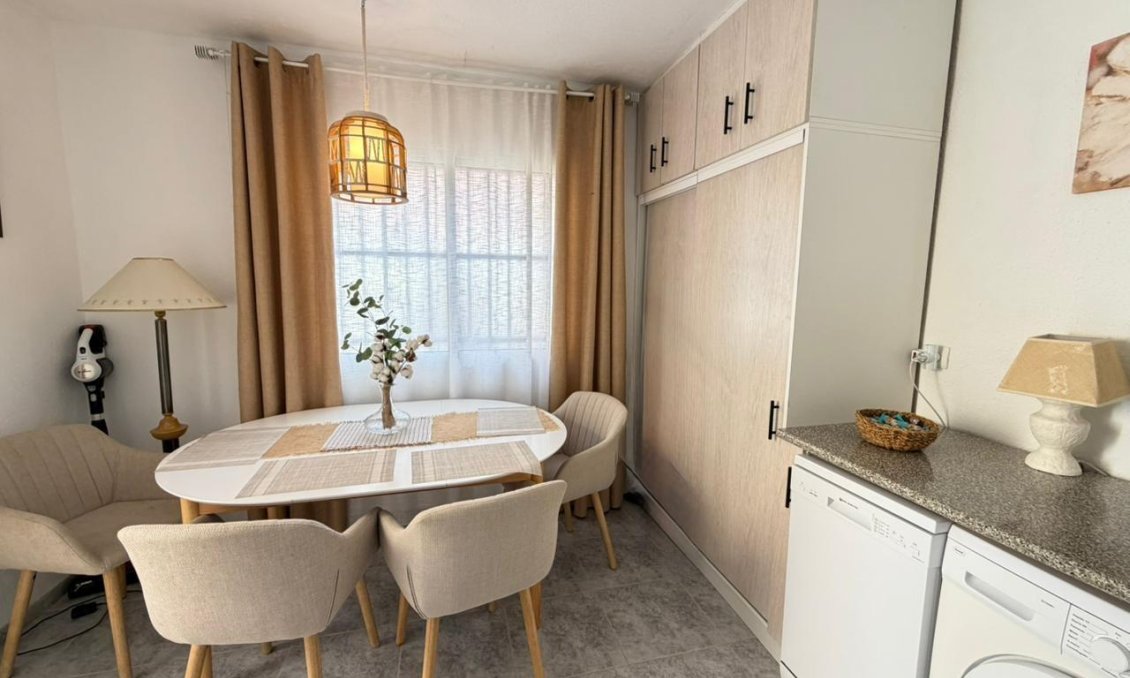 Segunda mano - Town House -
Torrevieja - Los Frutales