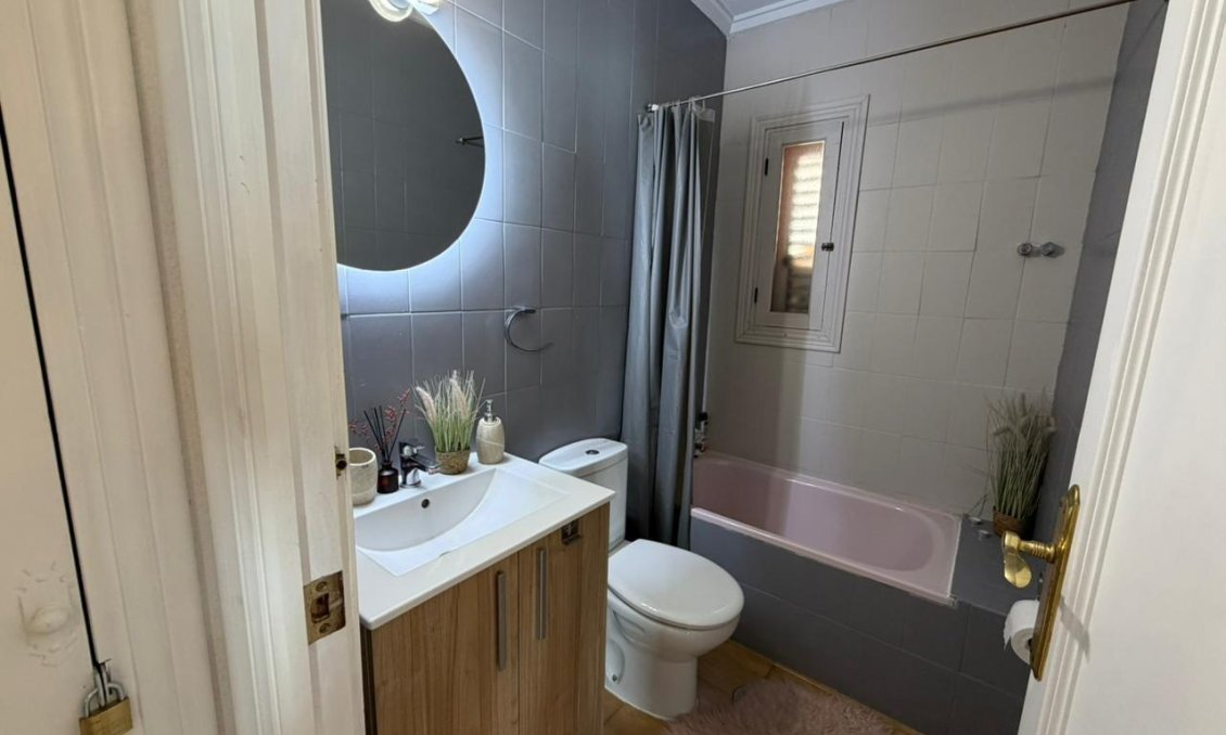 Segunda mano - Town House -
Torrevieja - Los Frutales