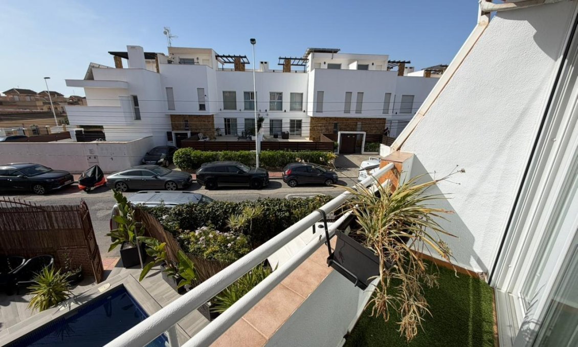 Segunda mano - Town House -
Torrevieja - Los Frutales