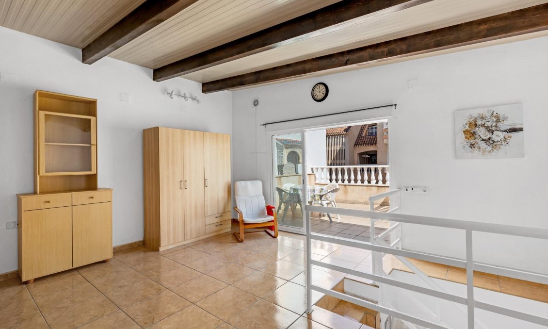 Wiederverkauf - Bungalow -
Torrevieja - Centro