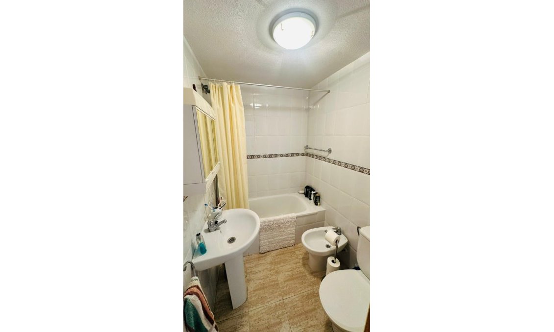 Wiederverkauf - Wohnung -
Torrevieja - Costa Blanca