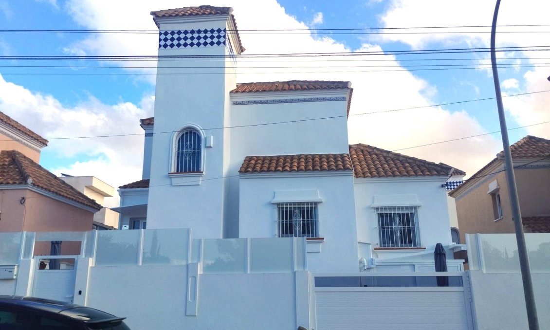 Wiederverkauf - Villa -
San Miguel de Salinas - Inland