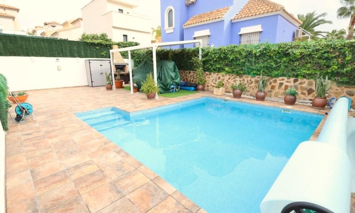 Wiederverkauf - Villa -
San Miguel de Salinas - Inland