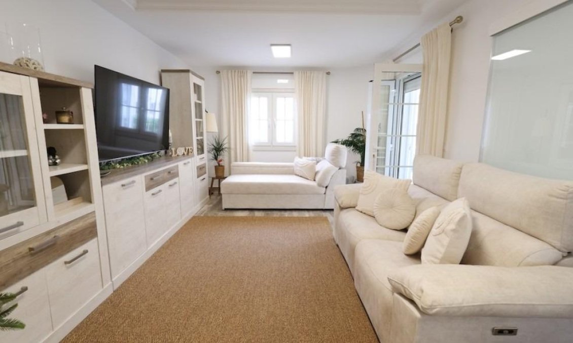 Wiederverkauf - Villa -
San Miguel de Salinas - Inland