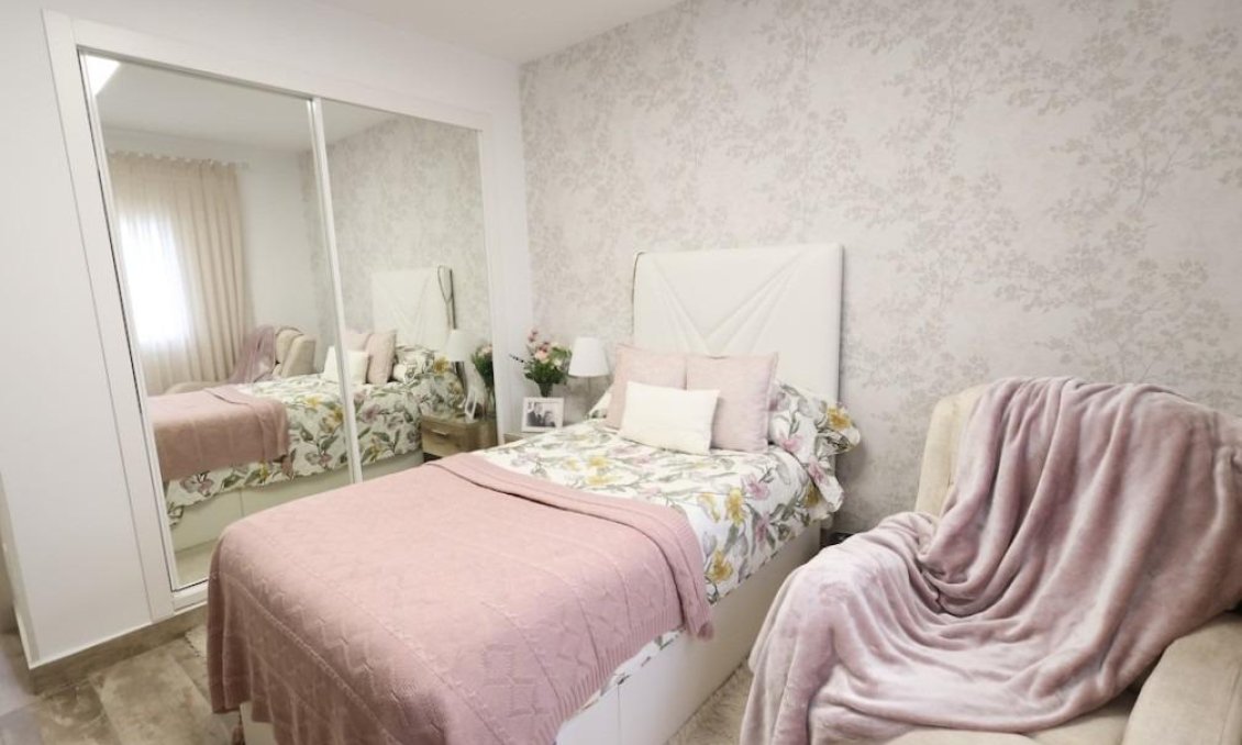 Wiederverkauf - Villa -
San Miguel de Salinas - Inland