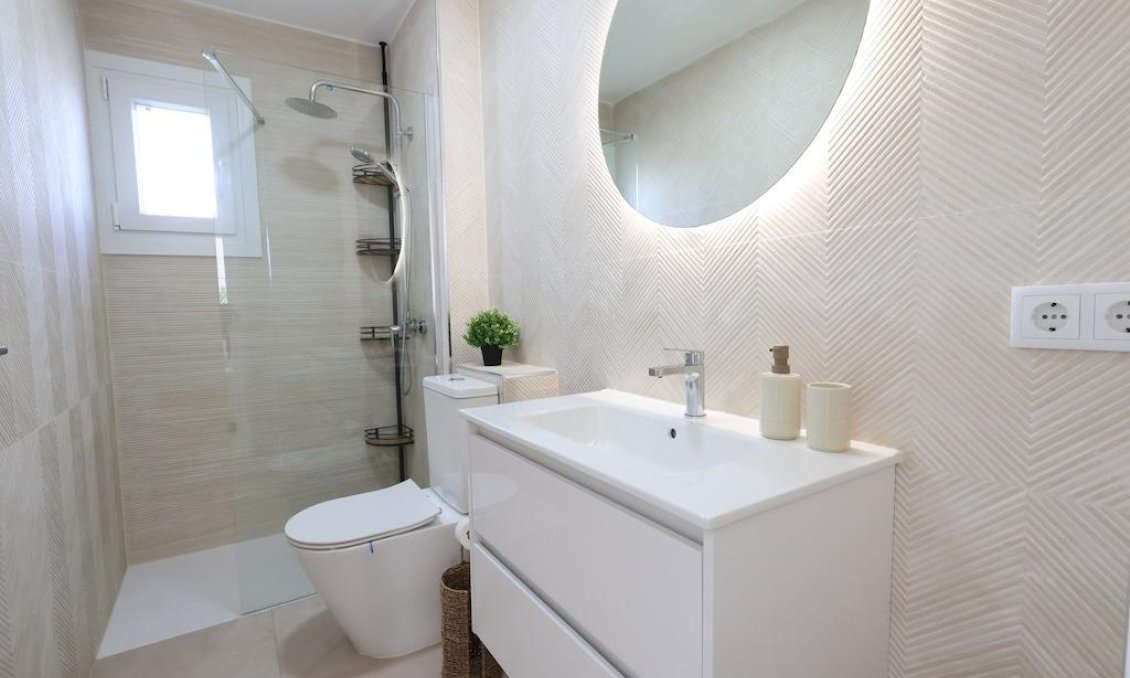 Wiederverkauf - Bungalow -
Orihuela Costa - Costa Blanca