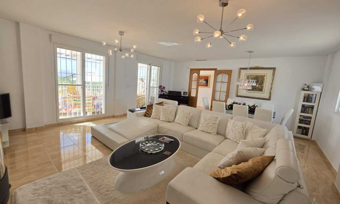 Wiederverkauf - Villa -
Pinoso - Inland