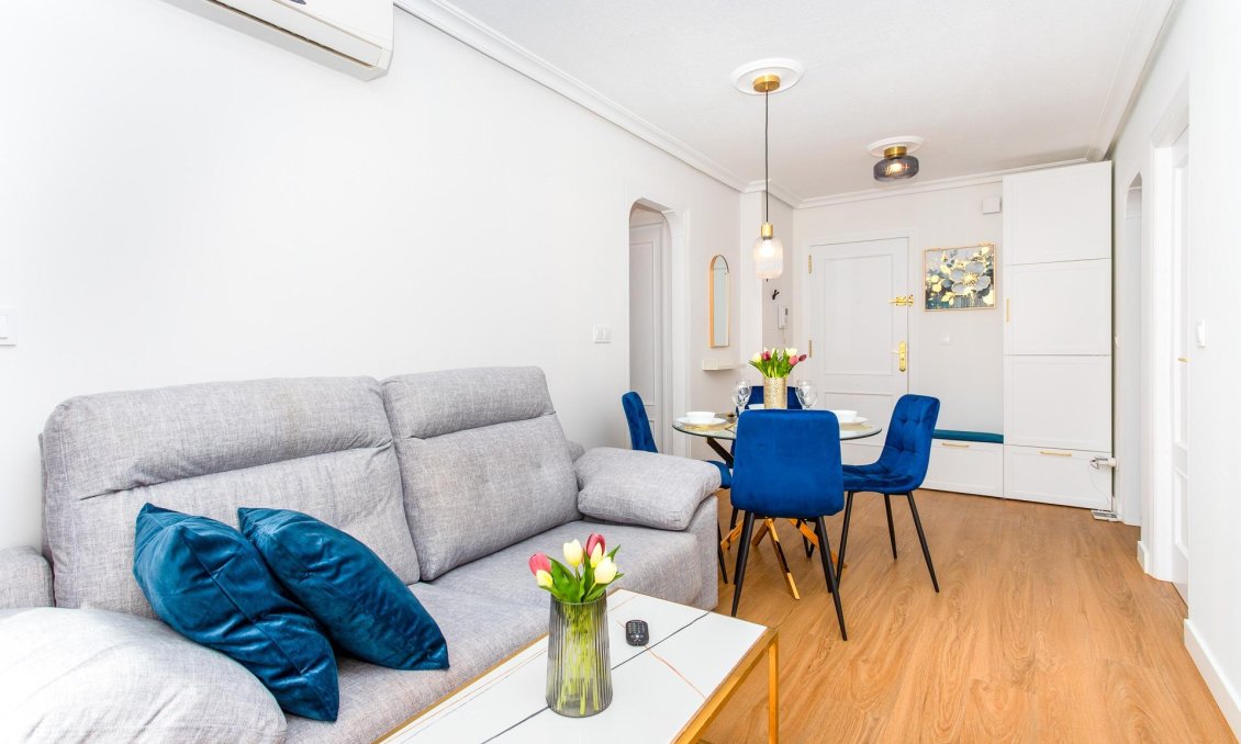 Resale - Apartment -
Torrevieja - Centro