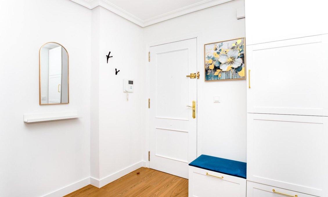 Resale - Apartment -
Torrevieja - Centro