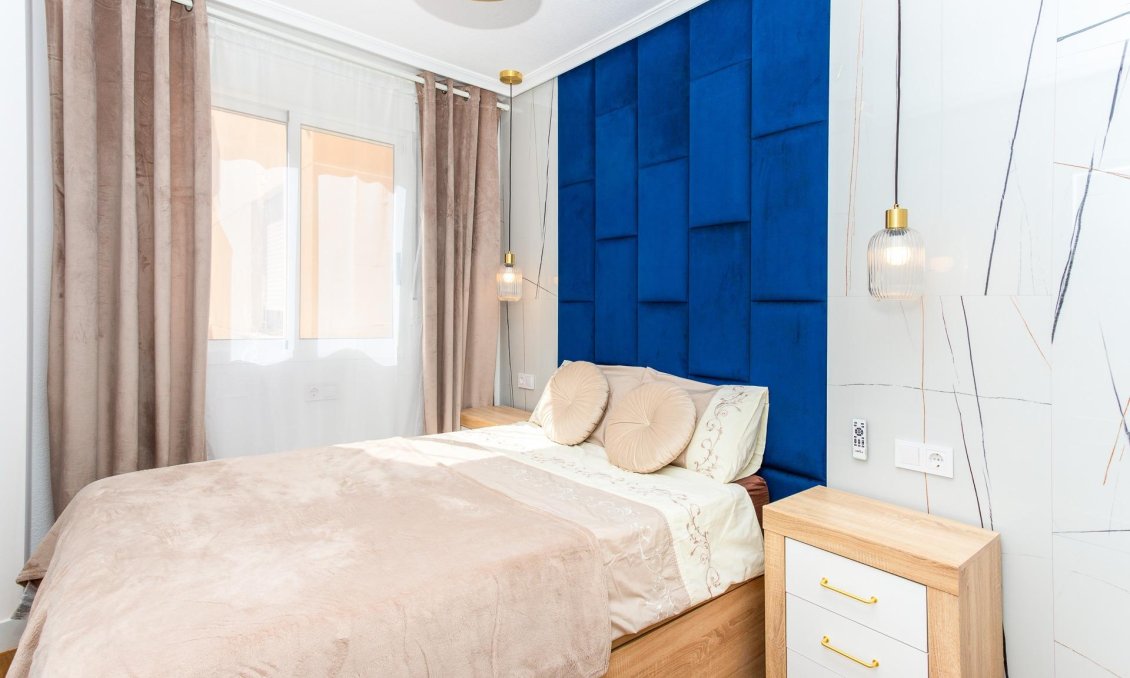 Resale - Apartment -
Torrevieja - Centro