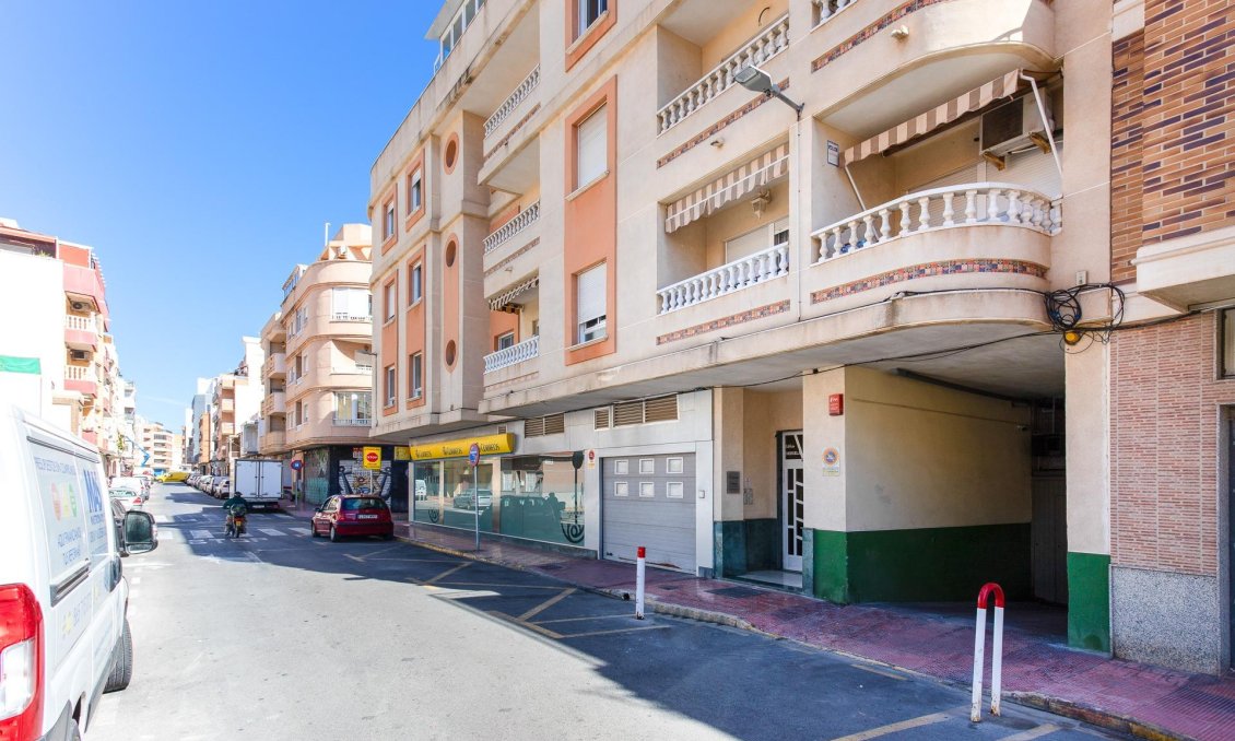 Resale - Apartment -
Torrevieja - Centro