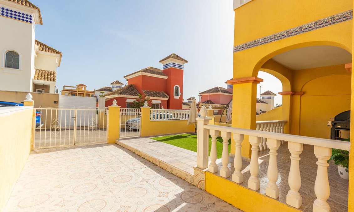 Revente - Semi Detached -
Orihuela Costa - Villamartín