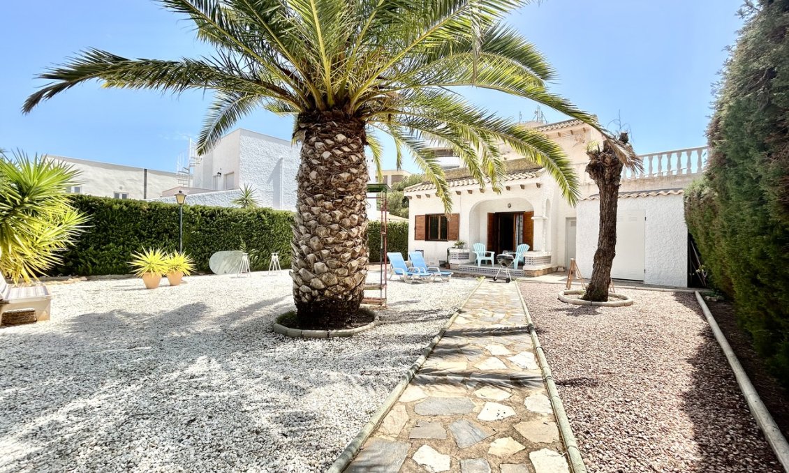 Segunda mano - Villa -
La Zenia - Costa Blanca